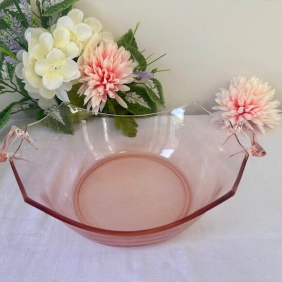 Vintage Pink Depression Glass Bowl with Art Deco Handles – Elegant 1930s Glass S - Picture 2 of 4